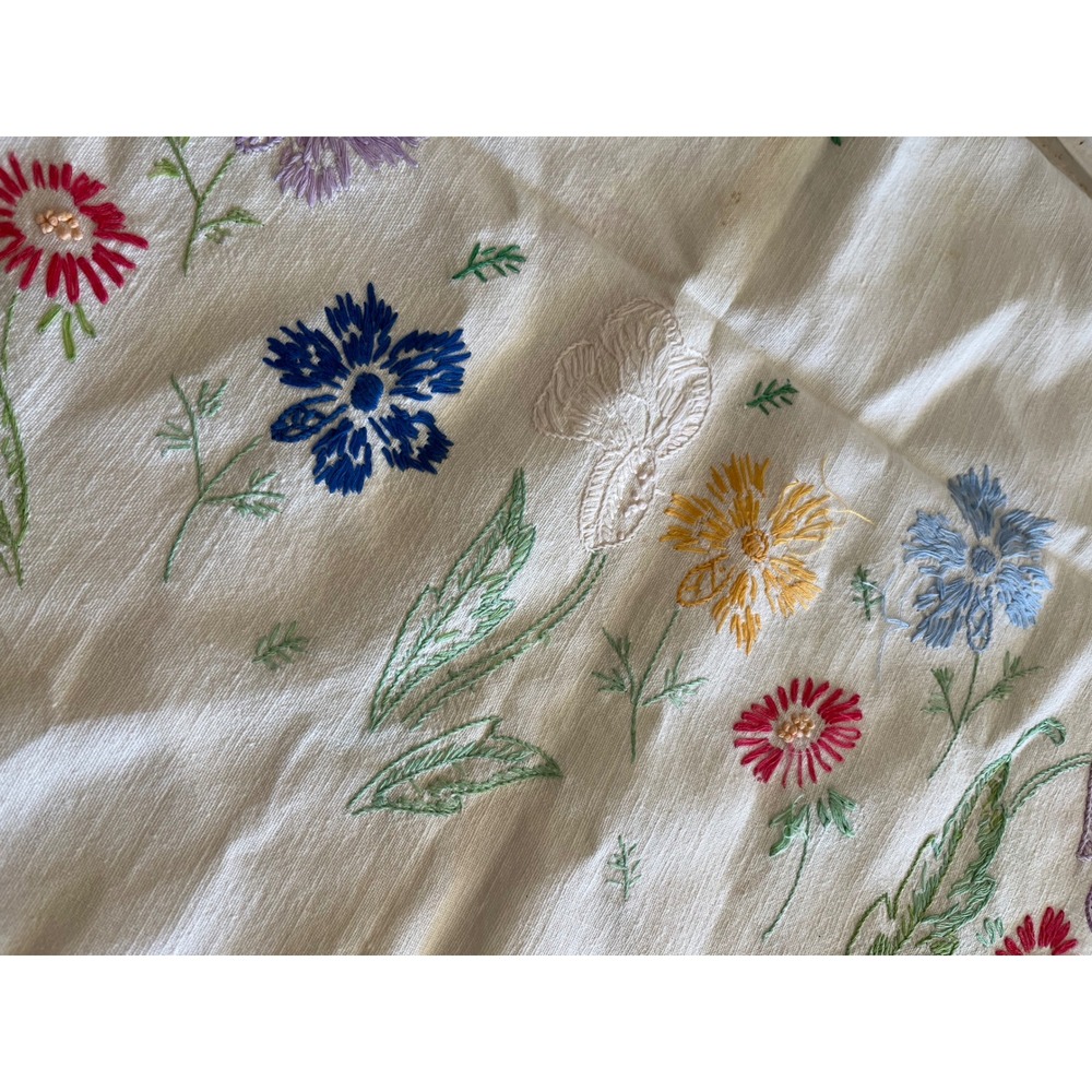 Vintage Hand Embroidered Floral Tablecloth White Lace Trim Cottagecore 48x44 - Picture 3 of 7